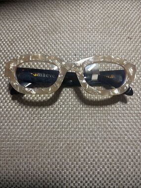 NWT Maeve Cream Pearlized Oval 1.50 Readers